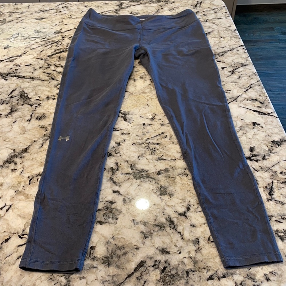 UnderArmour Women’s M Grey Leggings